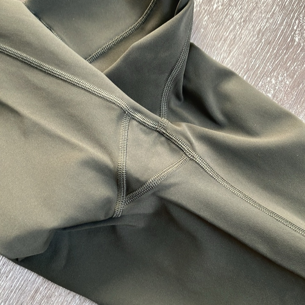Lululemon Athletica - Picture 11 of 11